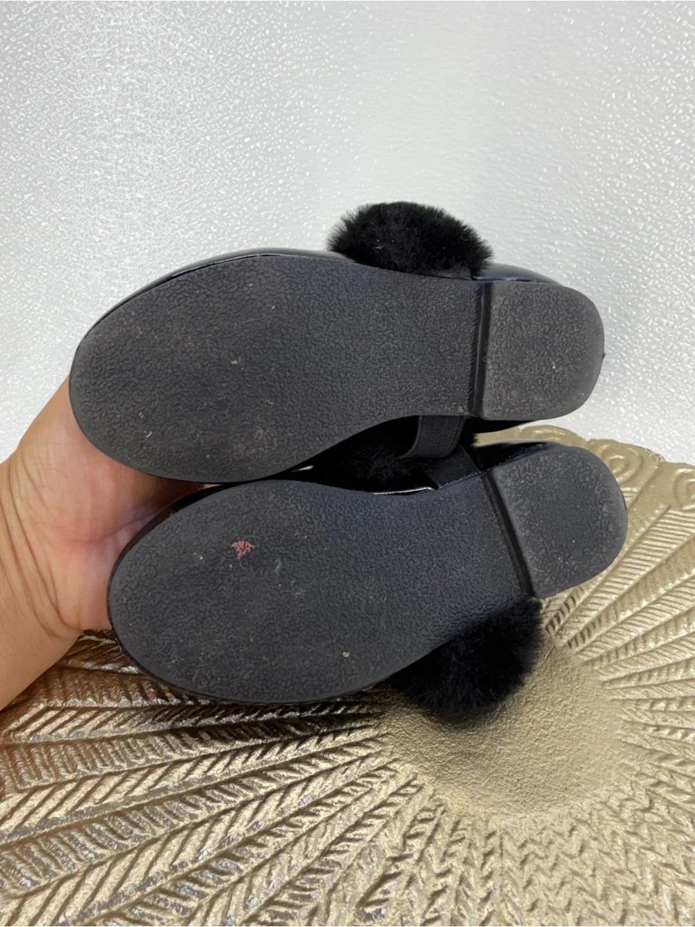 Vince Camuto Girls Black Patent‎ Faux Fur Mary Jane Flats Size 7